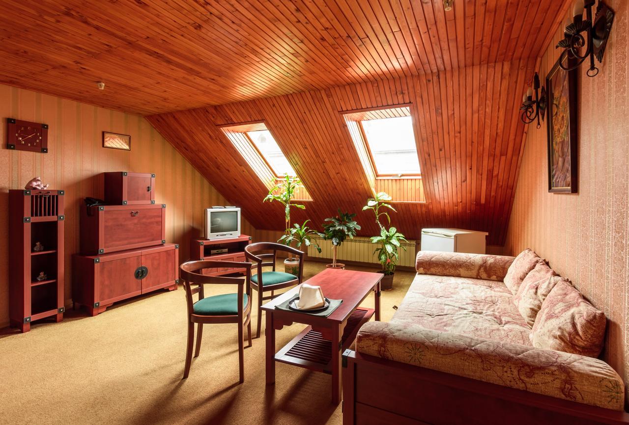Letuchiy Gollandets Hotel Uzjhorod Eksteriør billede
