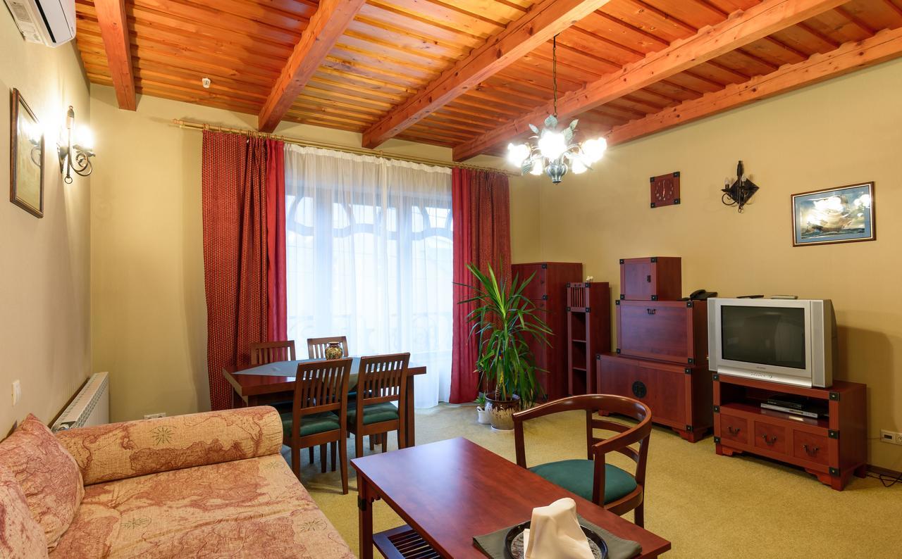 Letuchiy Gollandets Hotel Uzjhorod Eksteriør billede