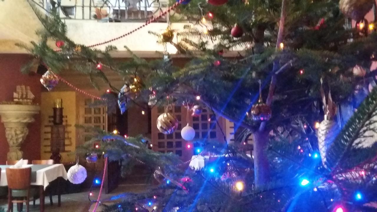 Letuchiy Gollandets Hotel Uzjhorod Eksteriør billede